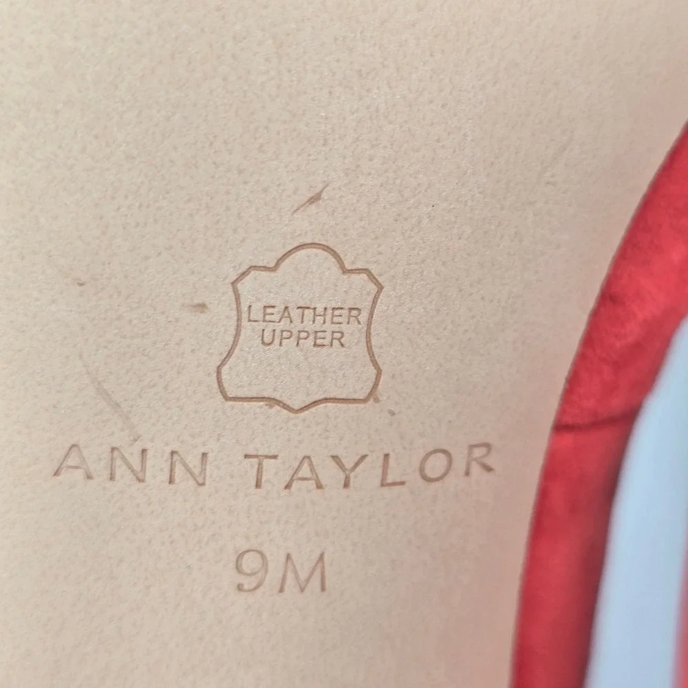 Ann Taylor Pumps Women 9M Suede Pointed Toe Red Stiletto Classic EUC Work Formal